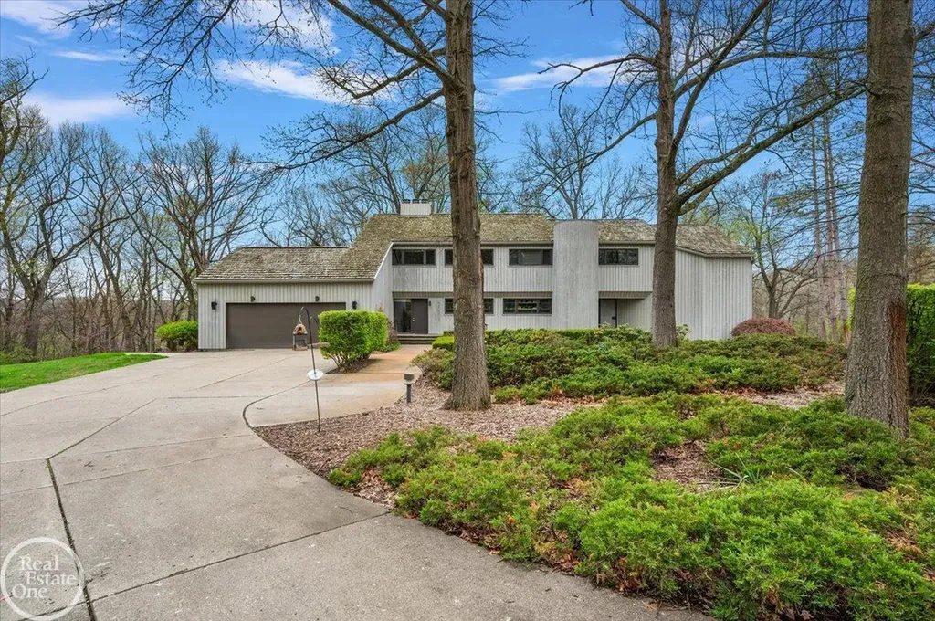 3750 Orion Road Oakland Charter Township MI 48363