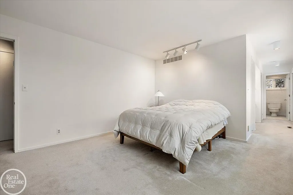 3750 Orion Road Oakland Charter Township MI 48363