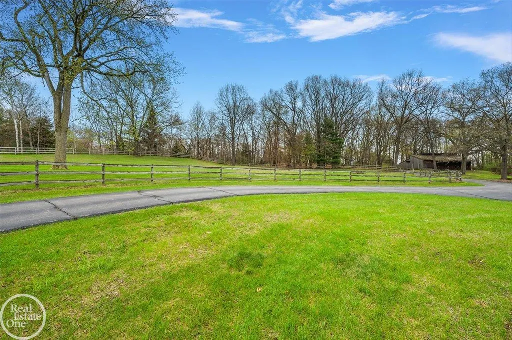 3750 Orion Road Oakland Charter Township MI 48363