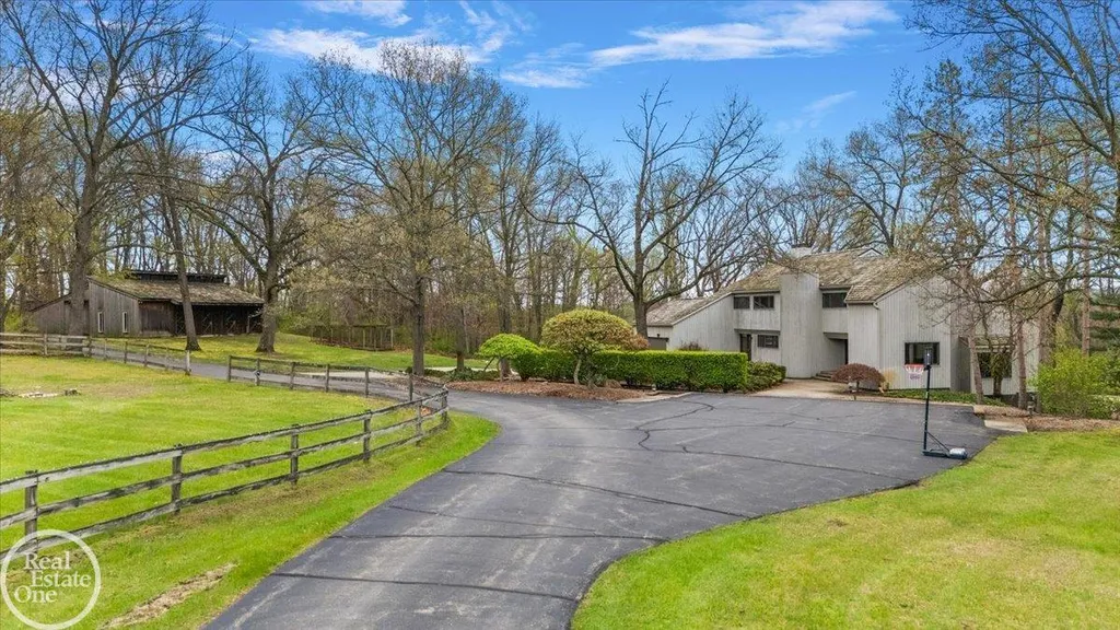 3750 Orion Road Oakland Charter Township MI 48363