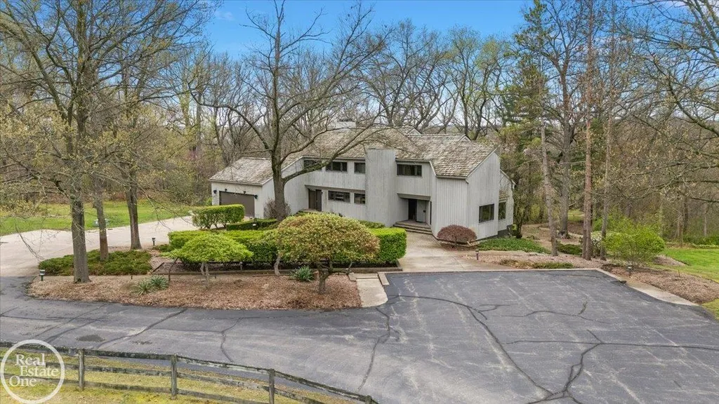 3750 Orion Road Oakland Charter Township MI 48363