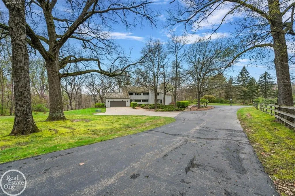 3750 Orion Road Oakland Charter Township MI 48363