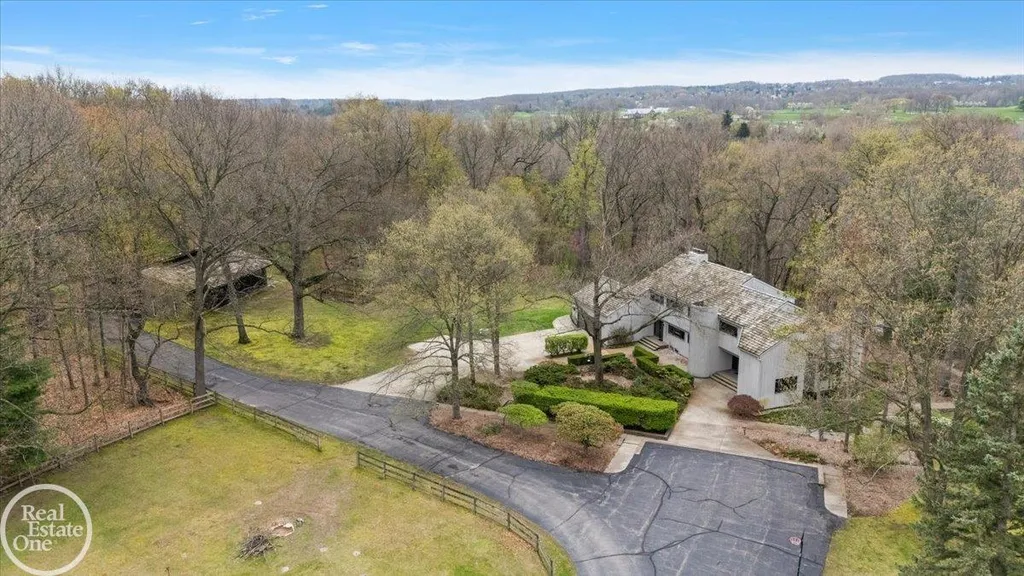 3750 Orion Road Oakland Charter Township MI 48363