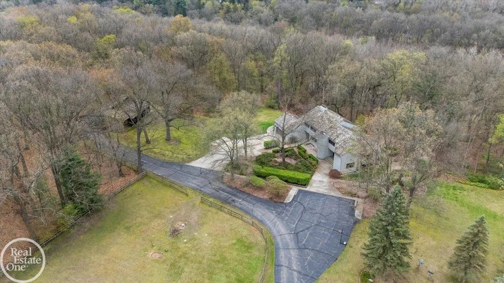 3750 Orion Road Oakland Charter Township MI 48363