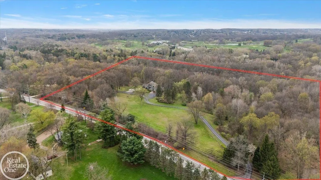 3750 Orion Road Oakland Charter Township MI 48363
