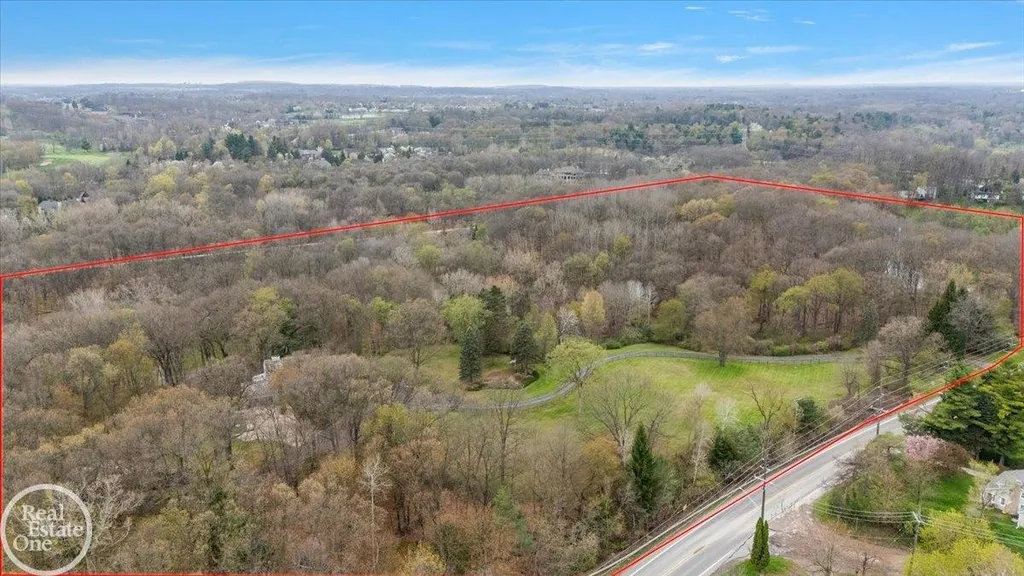 3750 Orion Road Oakland Charter Township MI 48363