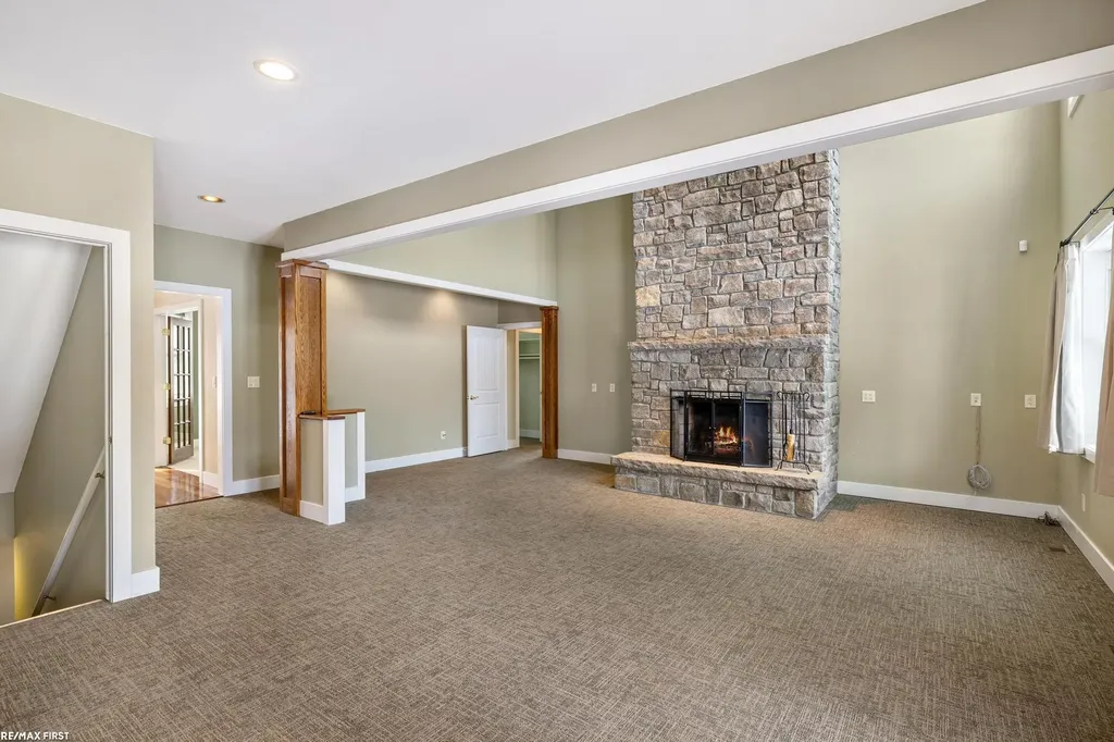6776 Ravenswood Road Kimball Township MI 48074