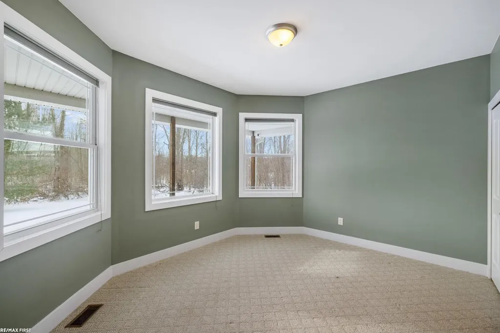 6776 Ravenswood Road Kimball Township MI 48074