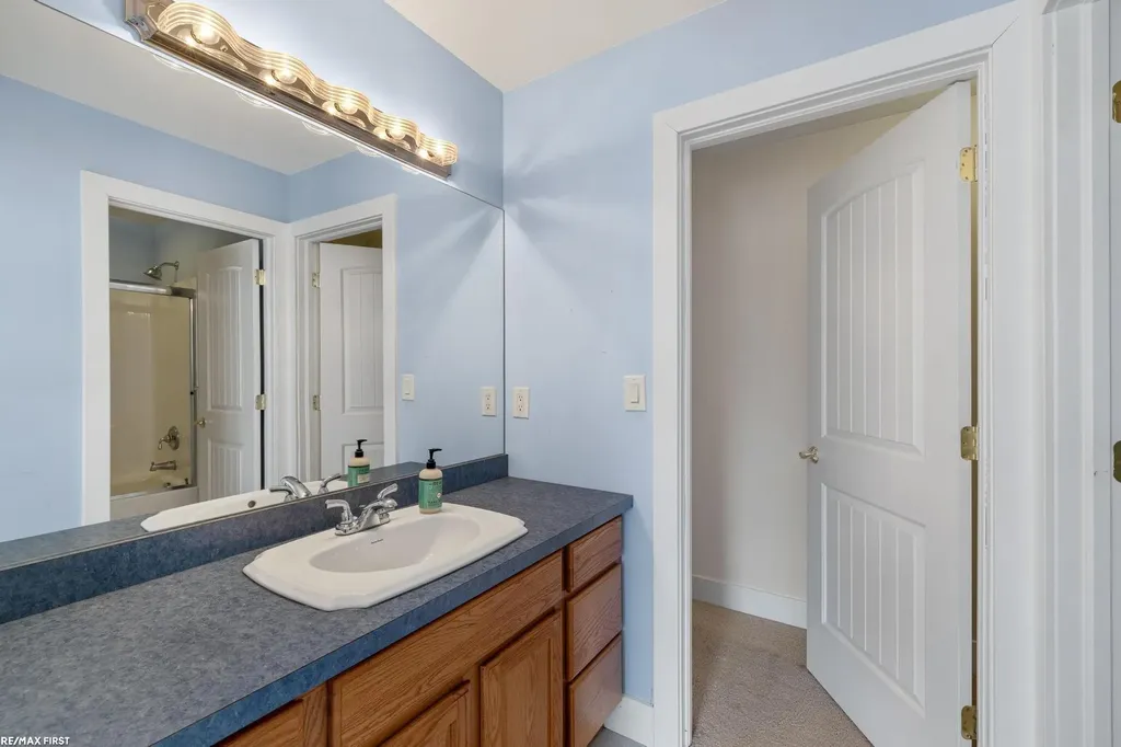 6776 Ravenswood Road Kimball Township MI 48074