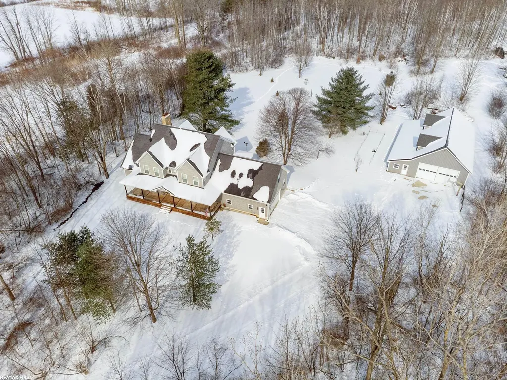 6776 Ravenswood Road Kimball Township MI 48074