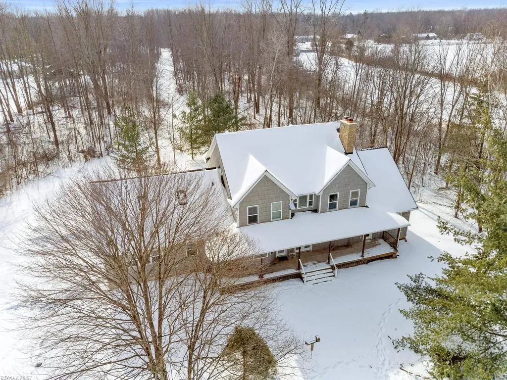 6776 Ravenswood Road Kimball Township MI 48074