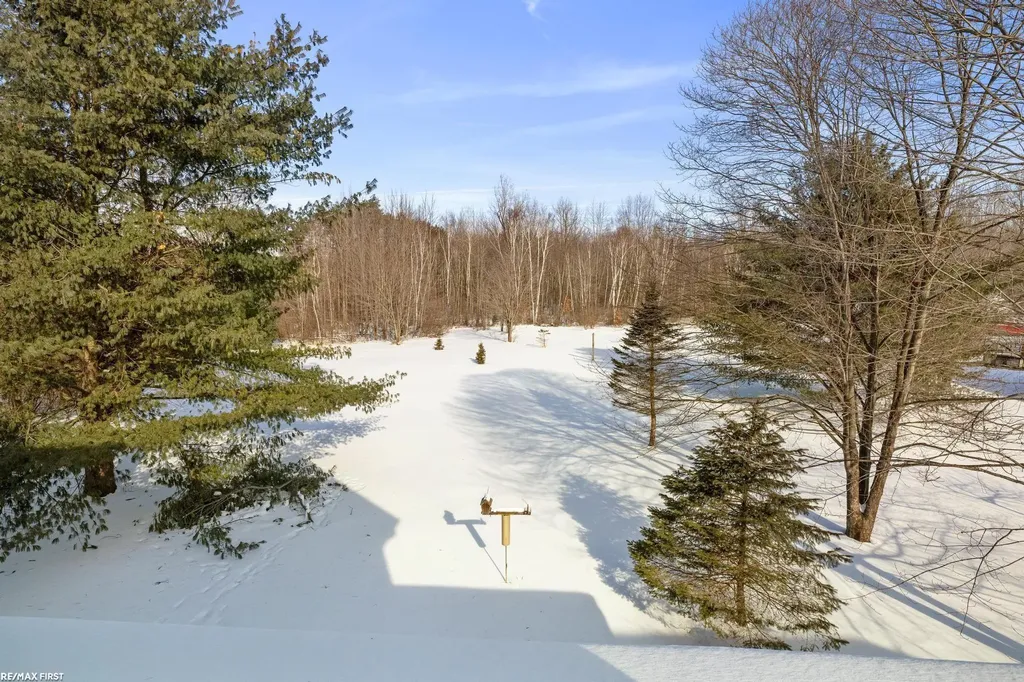 6776 Ravenswood Road Kimball Township MI 48074