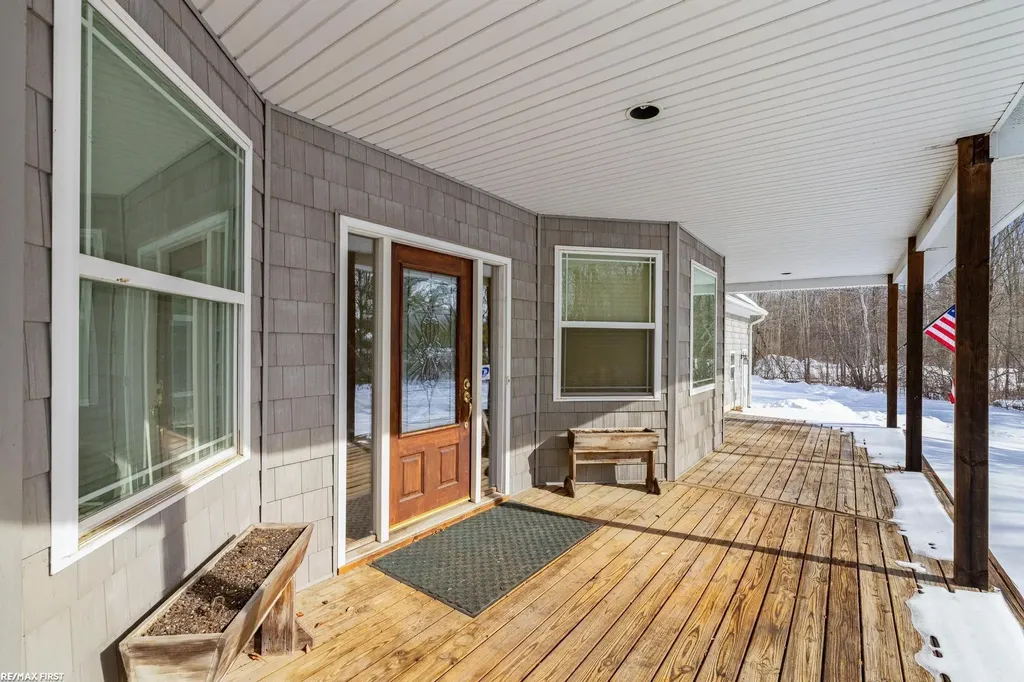 6776 Ravenswood Road Kimball Township MI 48074
