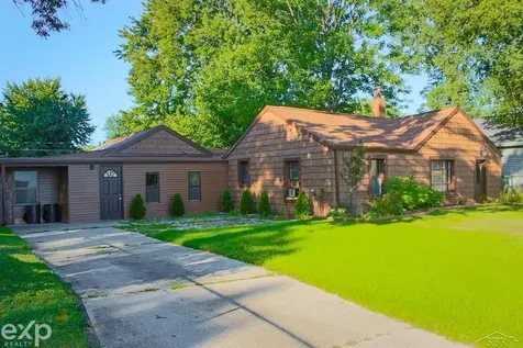 704 Bay Road Bangor Charter Township MI 48706