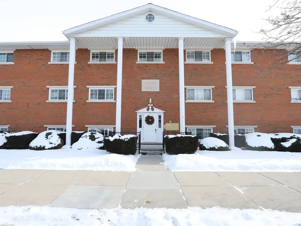 165 S Water Street Marine City City MI 48039