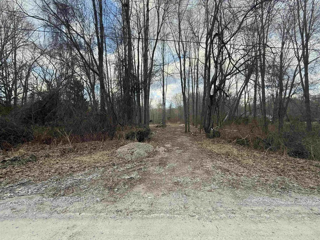 6136 High Road Clay Township MI 48001