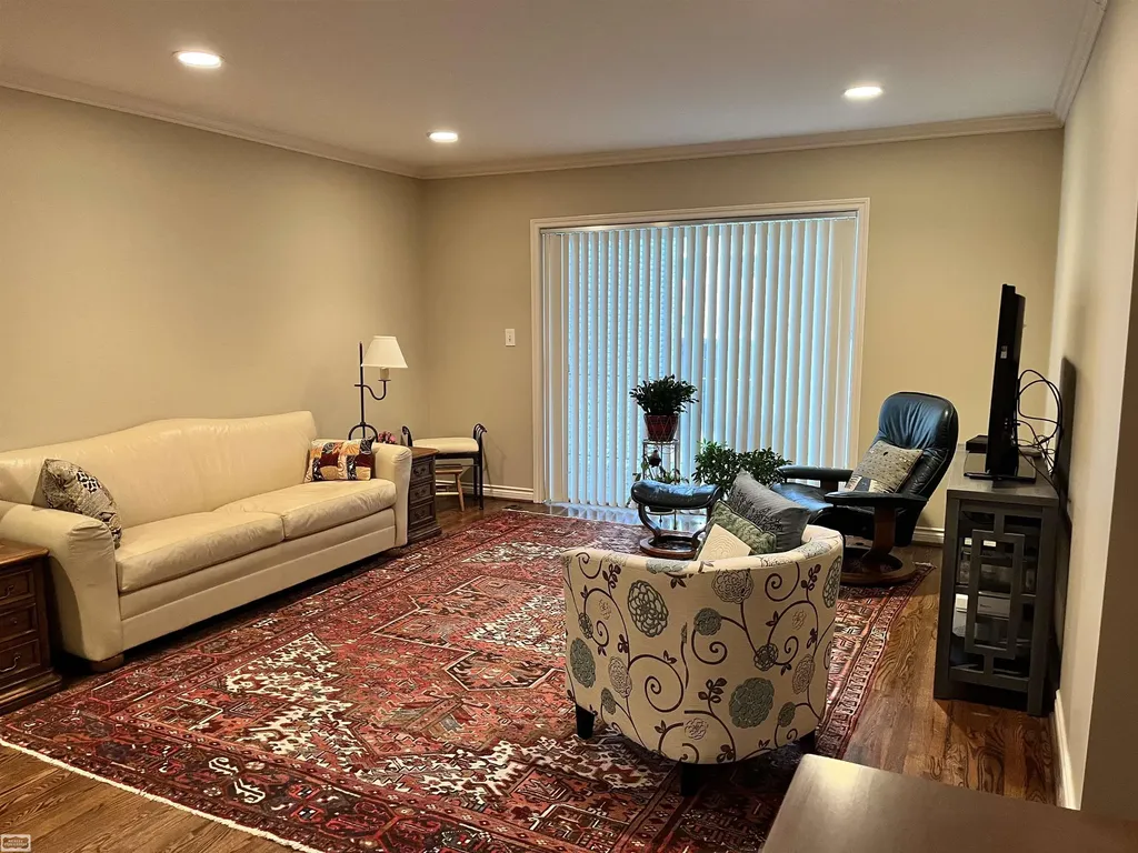 1115 N Old Woodward Avenue Birmingham City MI 48009