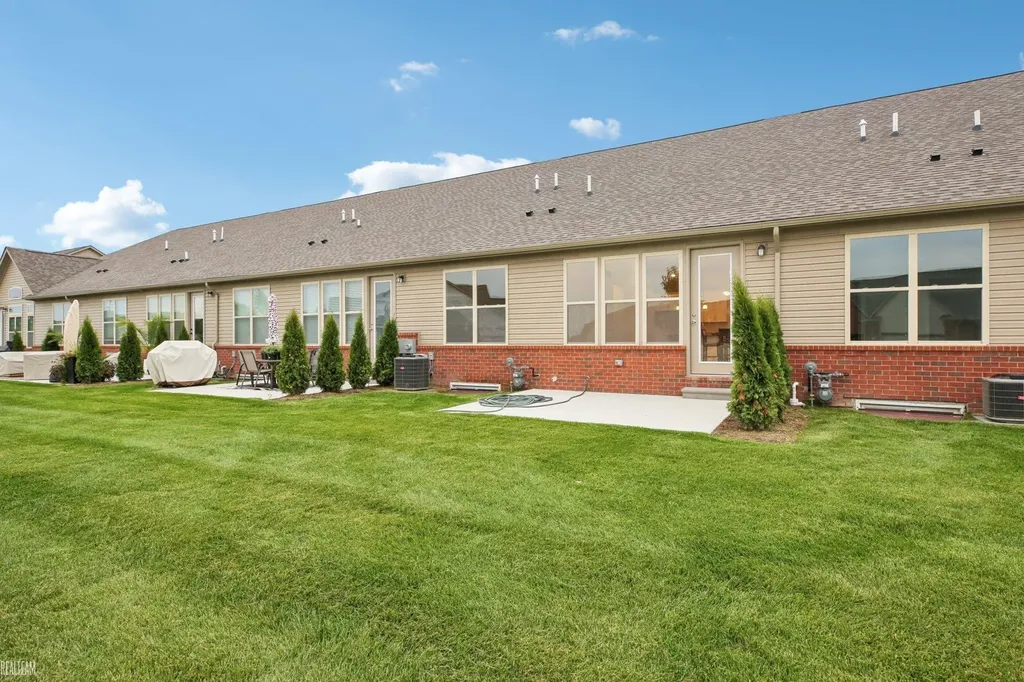 48323 Whittington Drive Chesterfield Township MI 48047