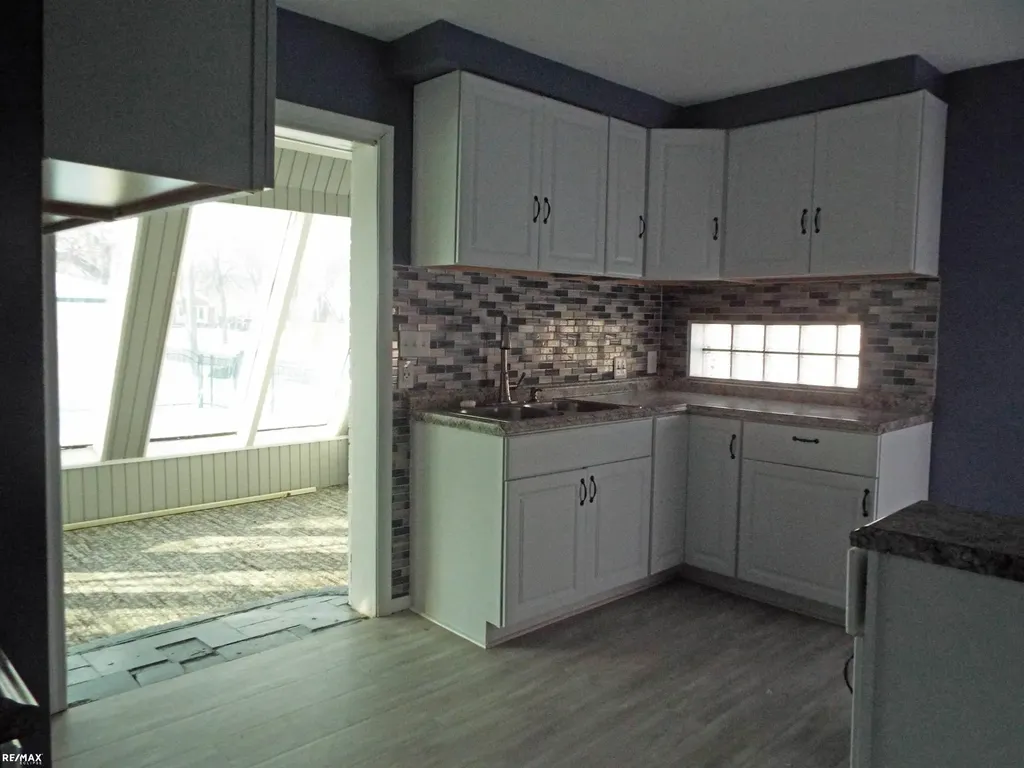 21102 Lancaster Street Harper Woods City MI 48225