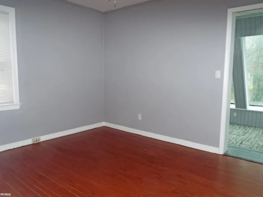 21102 Lancaster Street Harper Woods City MI 48225