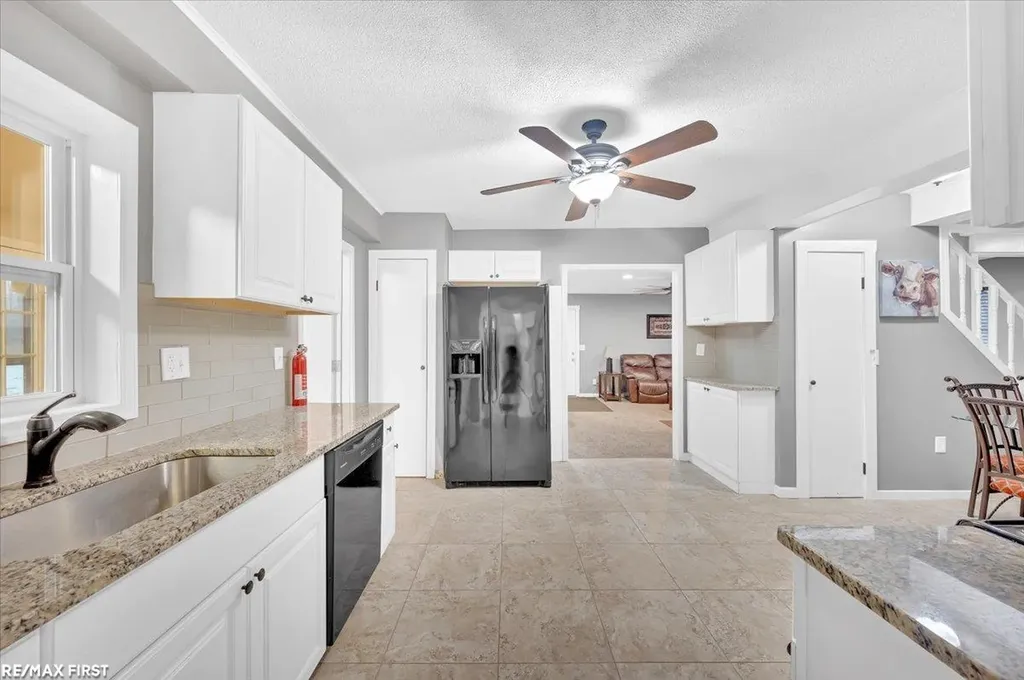 38750 Pineridge Street Harrison Charter Township MI 48045