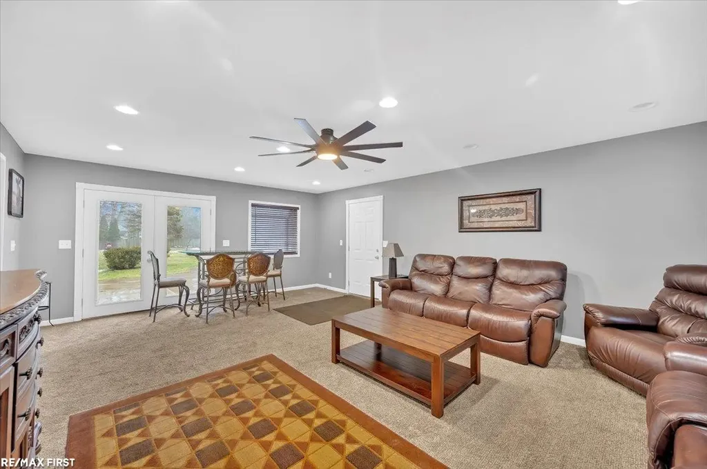 38750 Pineridge Street Harrison Charter Township MI 48045