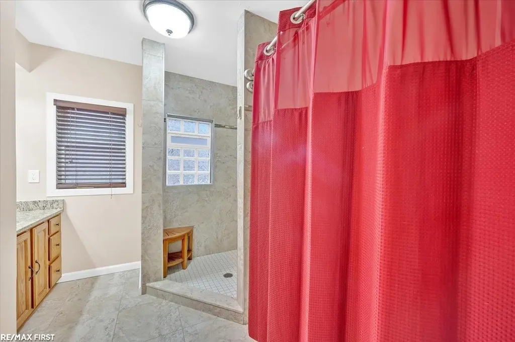 38750 Pineridge Street Harrison Charter Township MI 48045