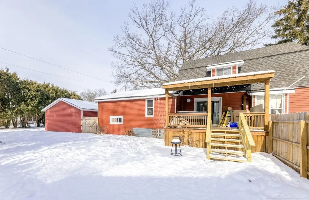 3165 10th Avenue Port Huron City MI 48060