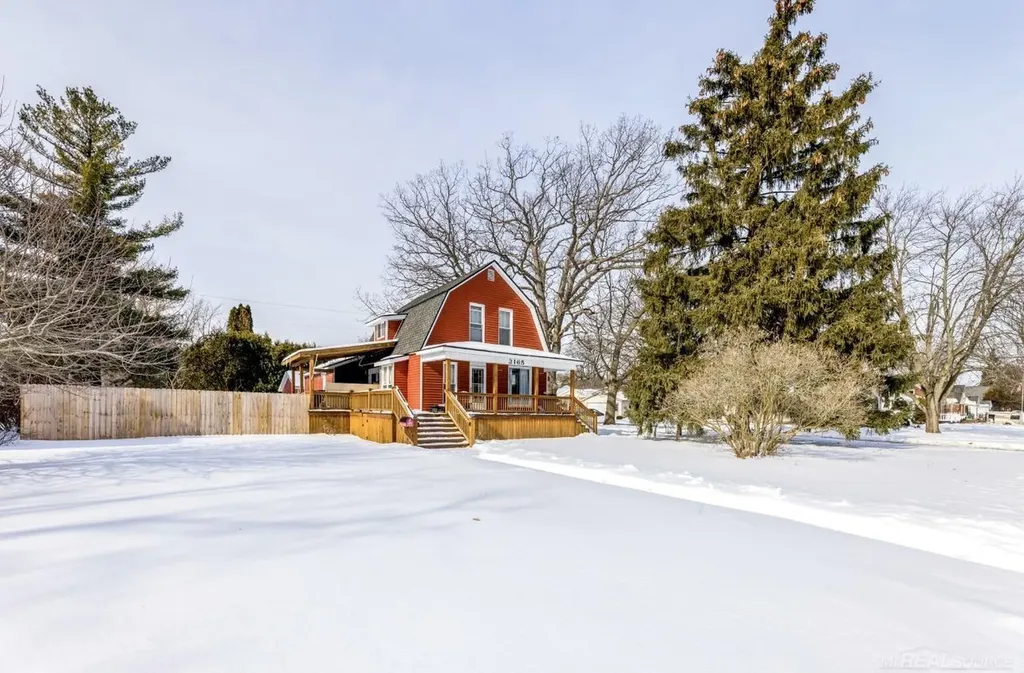 3165 10th Avenue Port Huron City MI 48060