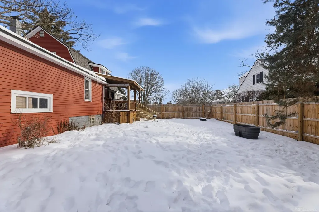 3165 10th Avenue Port Huron City MI 48060