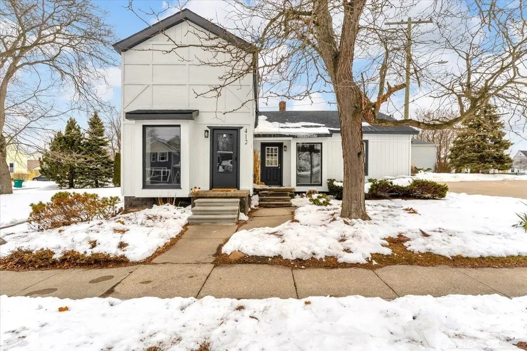 412 Orchard Street St. Clair City MI 48079
