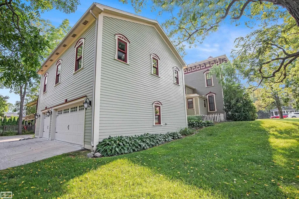 185 S Main Street Romeo Village MI 48065