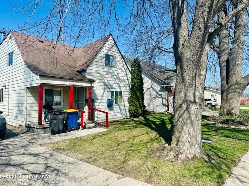 20471 Nicke Street Clinton Charter Township MI 48035