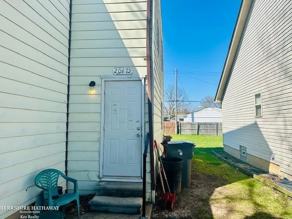 20471 Nicke Street Clinton Charter Township MI 48035
