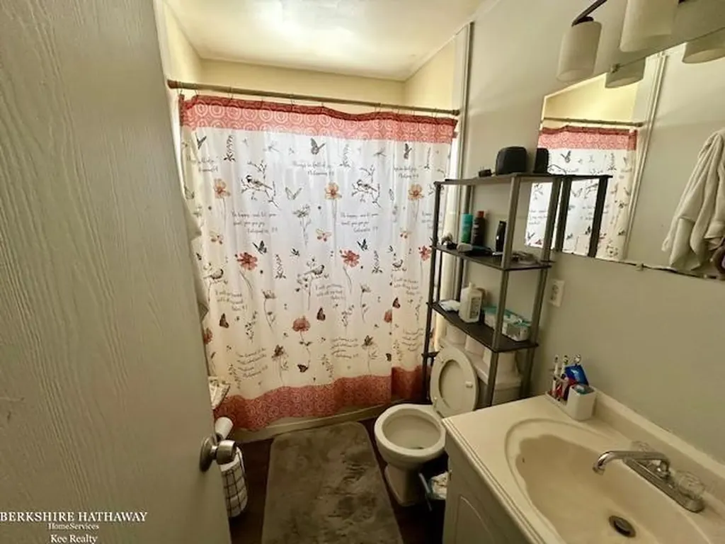 20471 Nicke Street Clinton Charter Township MI 48035