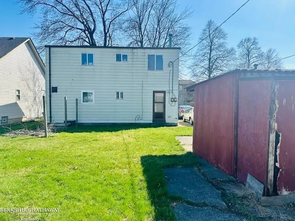 20471 Nicke Street Clinton Charter Township MI 48035
