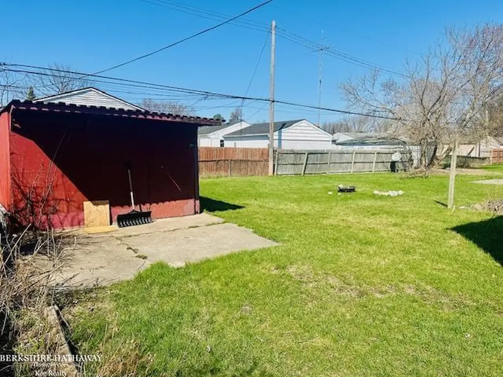 20471 Nicke Street Clinton Charter Township MI 48035