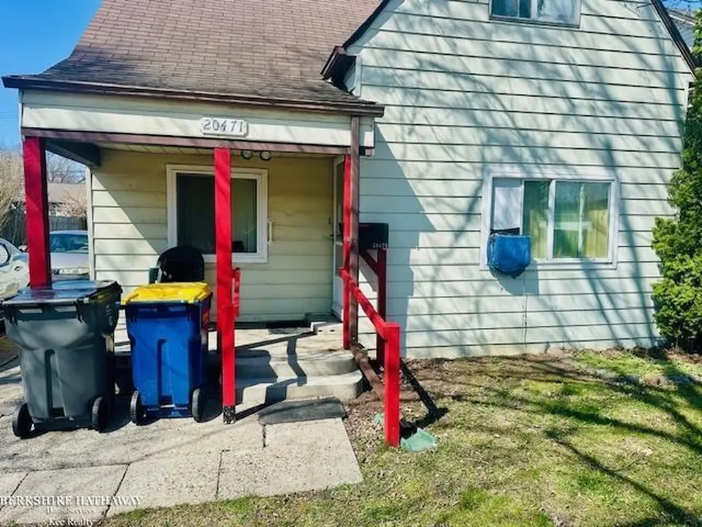 20471 Nicke Street Clinton Charter Township MI 48035