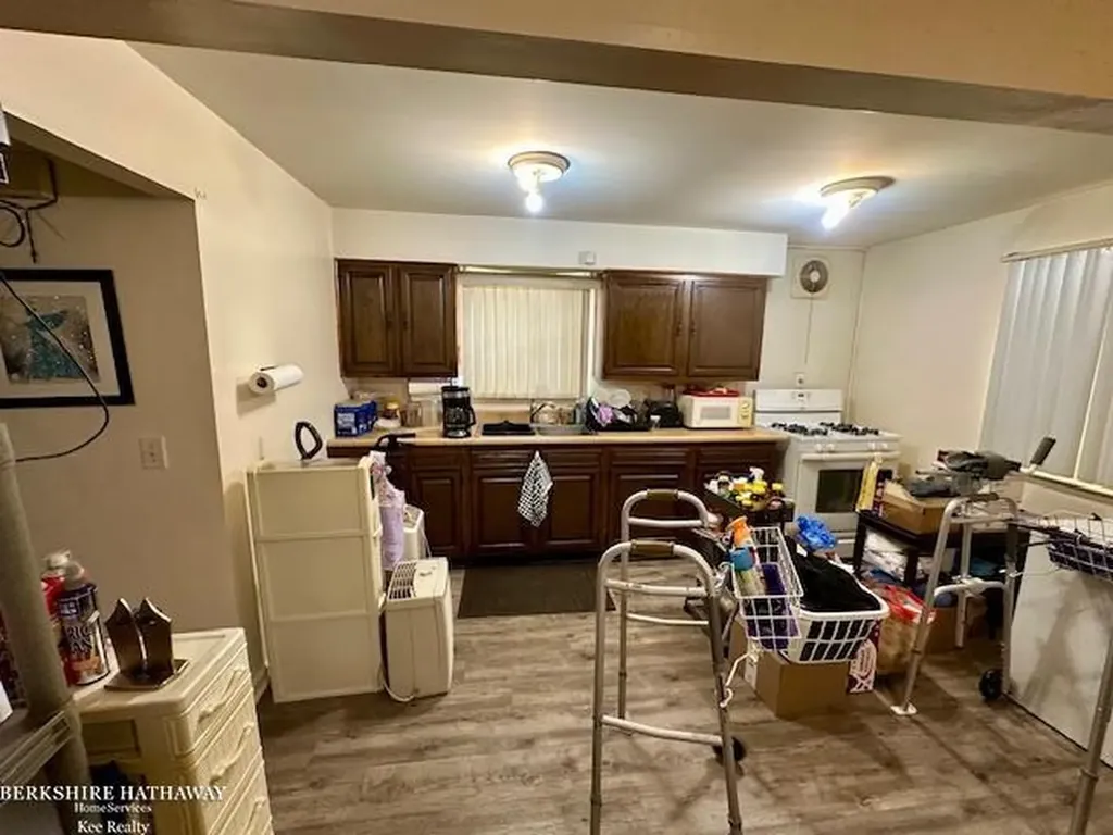 20471 Nicke Street Clinton Charter Township MI 48035