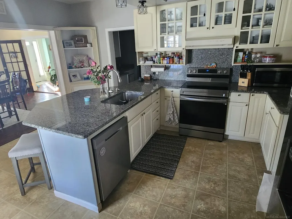 7127 Lake Street Lexington Village MI 48450
