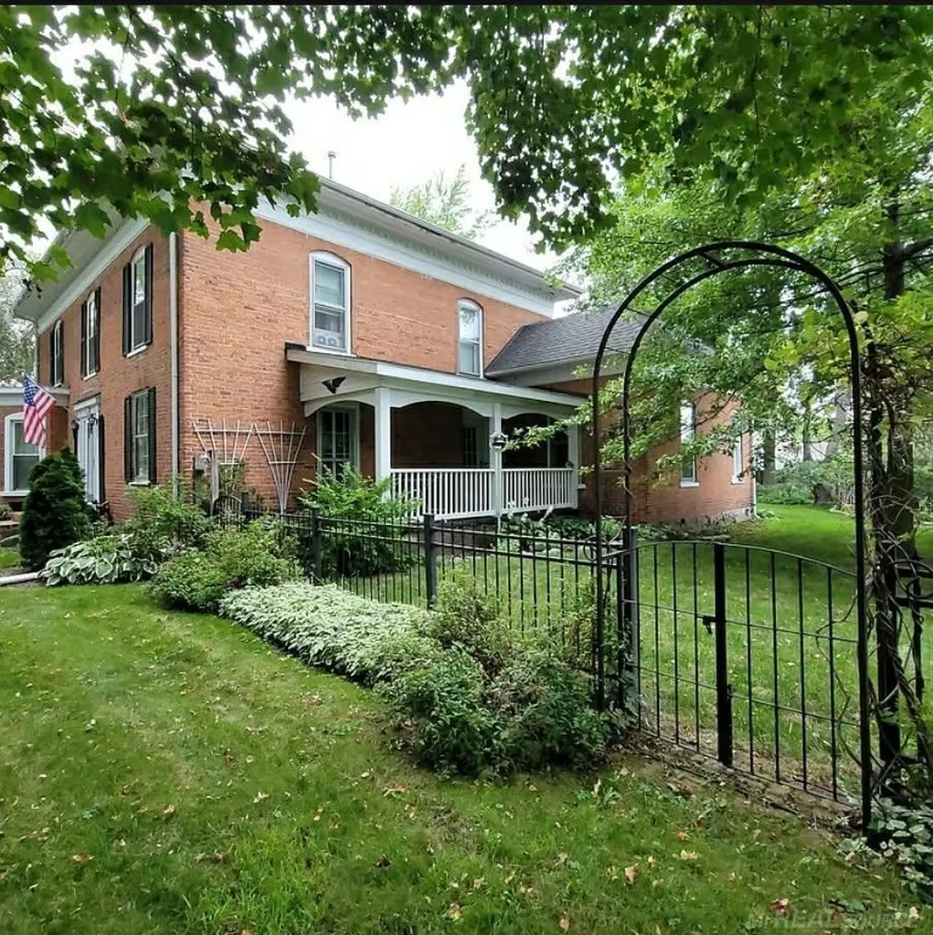 7127 Lake Street Lexington Village MI 48450