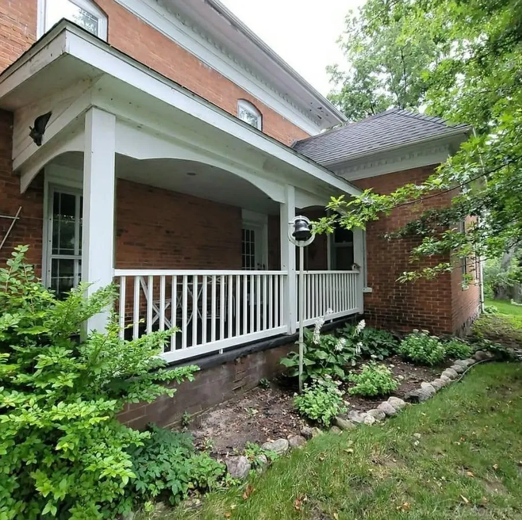 7127 Lake Street Lexington Village MI 48450