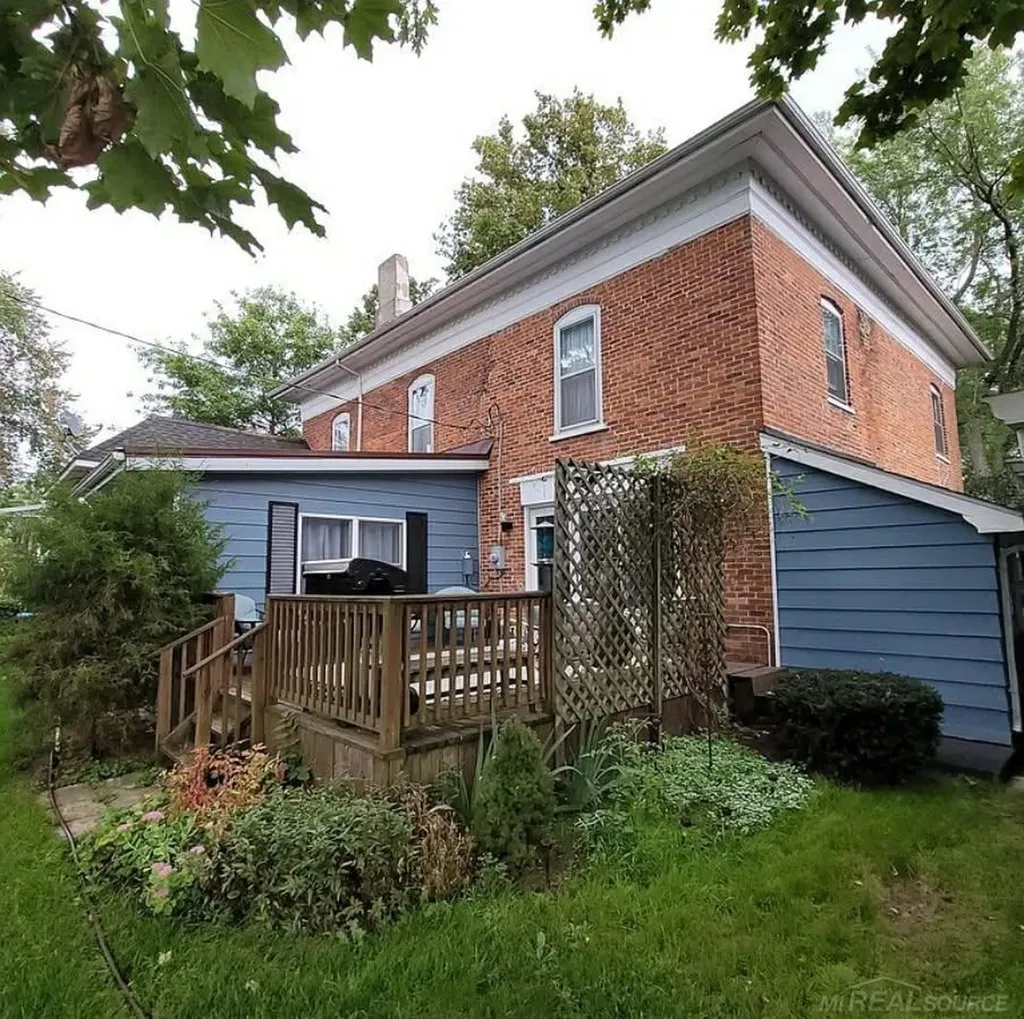 7127 Lake Street Lexington Village MI 48450