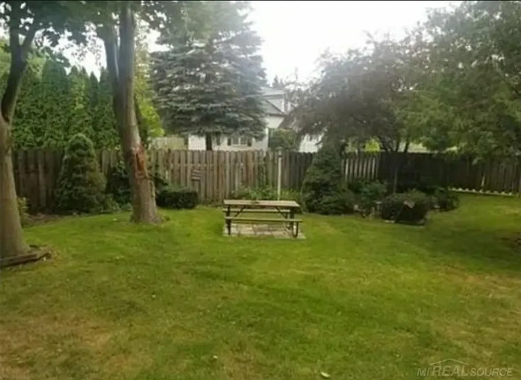 7127 Lake Street Lexington Village MI 48450