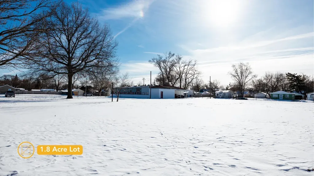 22021 Memphis Avenue Warren City MI 48091