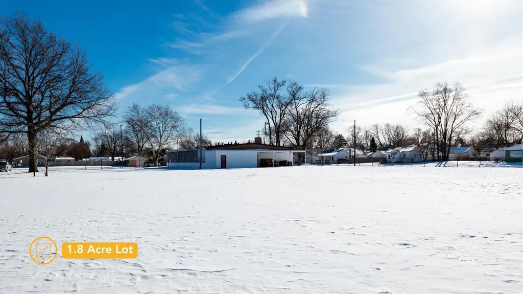 22021 Memphis Avenue Warren City MI 48091