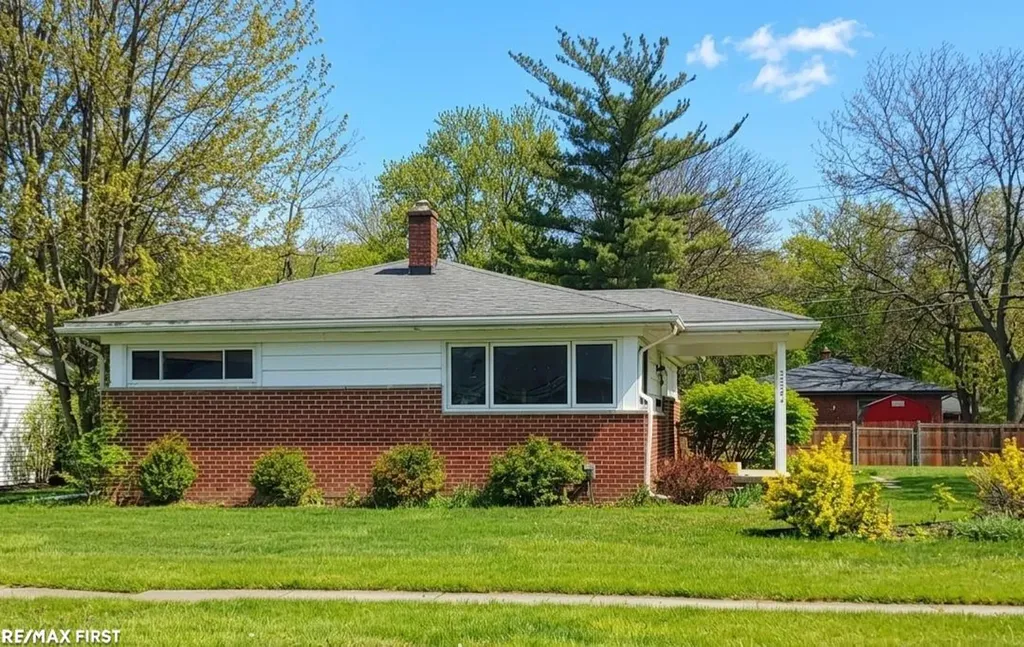 22324 Spitzley Street Clinton Charter Township MI 48035