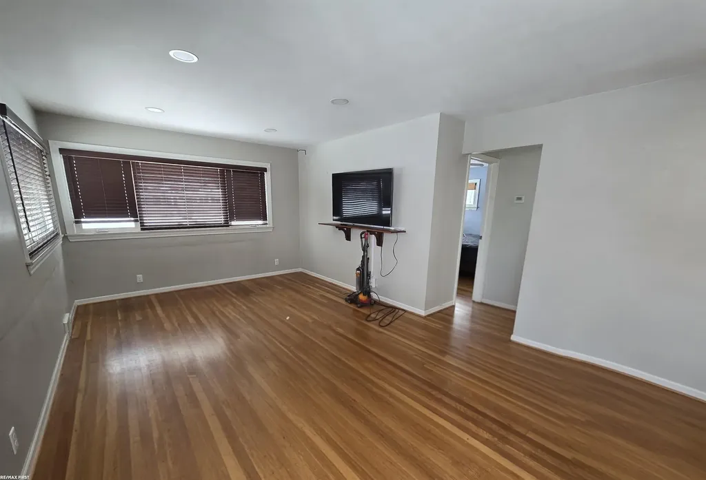 22324 Spitzley Street Clinton Charter Township MI 48035