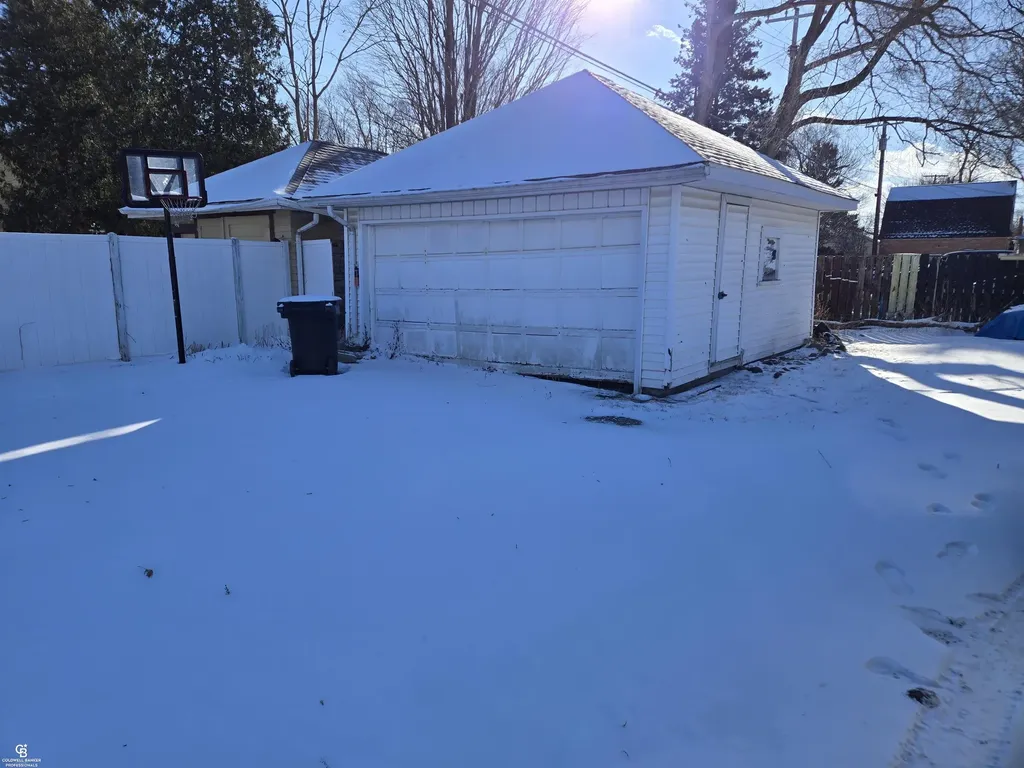 202 S Main Street Yale City MI 48097
