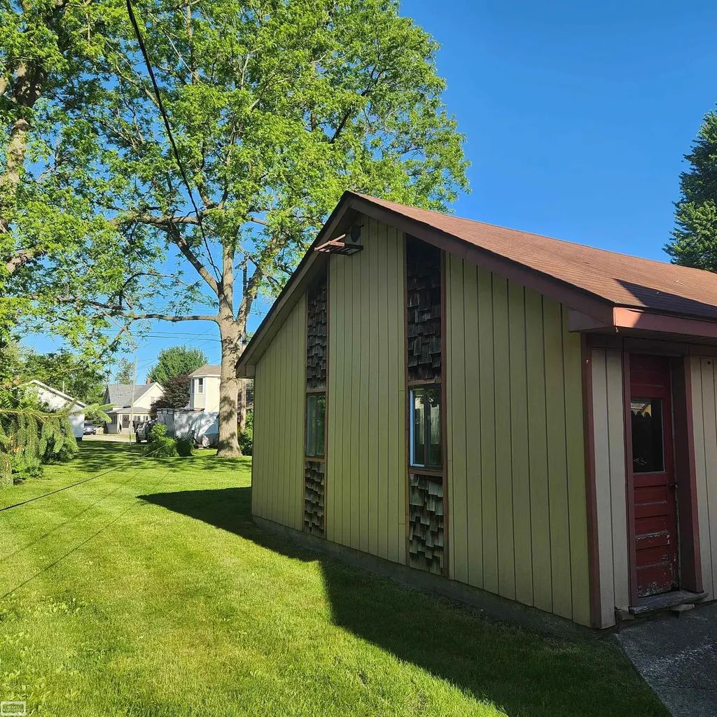 73385 Floral Street Armada Village MI 48005